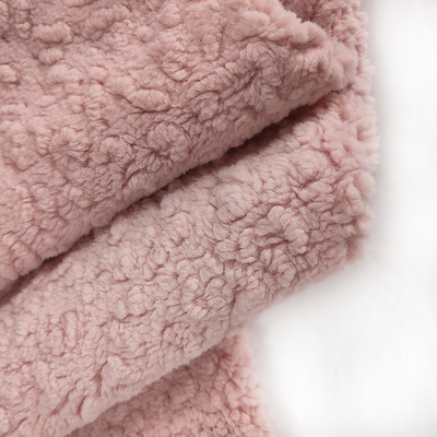 Màu hồng Polyester Sherpa Fleece Vải 445 Gsm Mùa đông Ấm áp Chăn dày