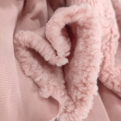 Màu hồng Polyester Sherpa Fleece Vải 445 Gsm Mùa đông Ấm áp Chăn dày