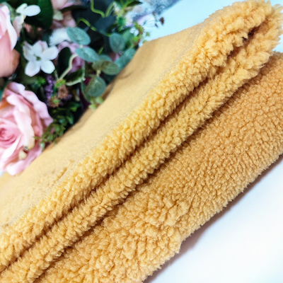 Sợi dọc dệt kim Sherpa Vải nỉ 100% Polyester màu vàng Jacquard cho ngành may mặc