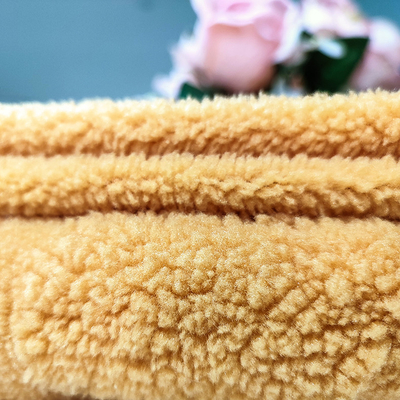 Sợi dọc dệt kim Sherpa Vải nỉ 100% Polyester màu vàng Jacquard cho ngành may mặc