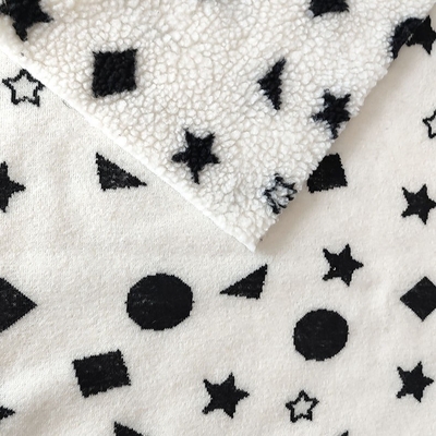 Vải lông cừu Sherpa màu đen và trắng Sợi Jacquard nhuộm cho gối lót sàn Backoack