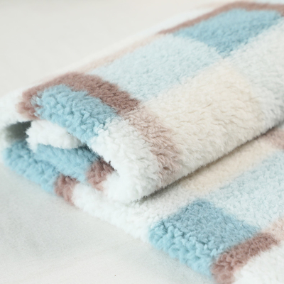 Áo khoác ấm mùa đông Bộ trải giường Vải Sherpa màu xanh lá cây 300gsm 150D